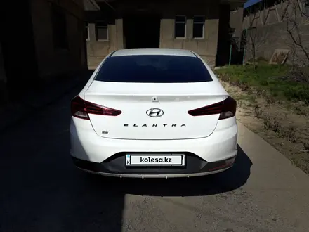 Hyundai Elantra 2019 года за 7 700 000 тг. в Шымкент – фото 4