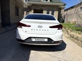 Hyundai Elantra 2019 года за 7 700 000 тг. в Шымкент – фото 3