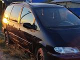 Volkswagen Sharan 1996 годаүшін700 000 тг. в Уральск