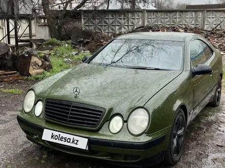 Mercedes-Benz CLK 230 1999 года за 2 500 000 тг. в Алматы – фото 2