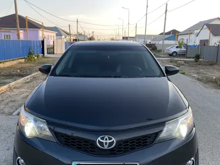 Toyota Camry 2014 года за 7 200 000 тг. в Атырау – фото 3