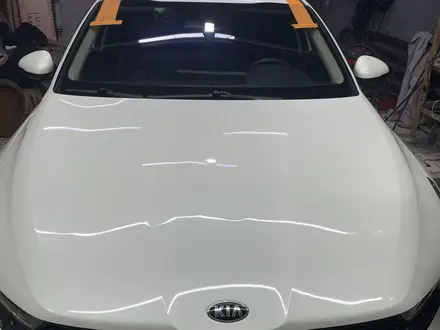 Лобовое стекло KIA за 25 000 тг. в Алматы – фото 2