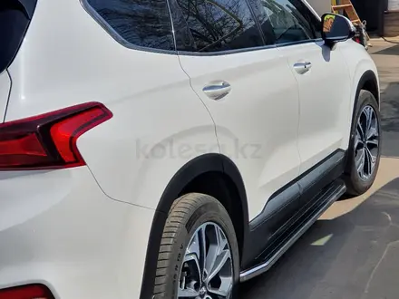 Hyundai Santa Fe 2019 года за 15 500 000 тг. в Алматы – фото 4
