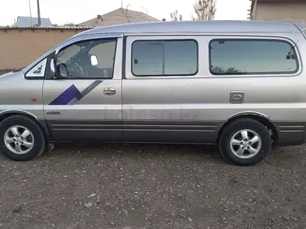 Hyundai Starex 2006 года за 4 200 000 тг. в Туркестан – фото 2