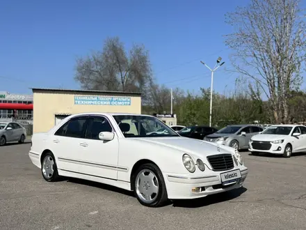 Mercedes-Benz E 320 2000 года за 6 500 000 тг. в Алматы – фото 2