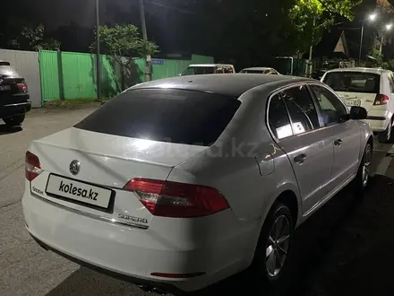 Skoda Superb 2014 года за 4 500 000 тг. в Алматы – фото 4