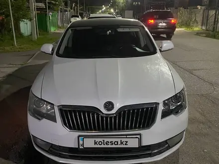 Skoda Superb 2014 года за 4 500 000 тг. в Алматы – фото 2