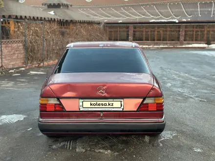 Mercedes-Benz E 230 1991 года за 1 100 000 тг. в Алматы – фото 4