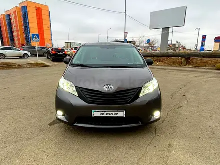 Toyota Sienna 2012 года за 10 500 000 тг. в Атырау – фото 3