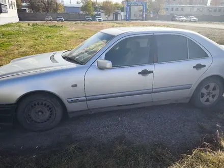 Mercedes-Benz E 200 1996 года за 1 000 000 тг. в Кокшетау – фото 3