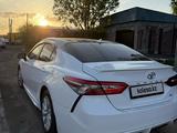 Toyota Camry 2019 года за 11 750 000 тг. в Астана – фото 4