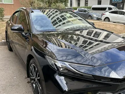 Toyota Camry 2025 года за 21 200 000 тг. в Астана