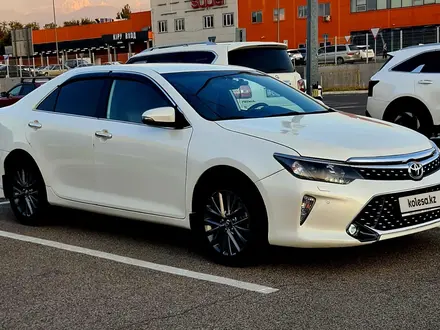 Toyota Camry 2014 года за 10 800 000 тг. в Алматы – фото 15