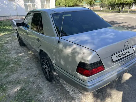 Mercedes-Benz E 220 1993 года за 2 000 000 тг. в Кызылорда – фото 3