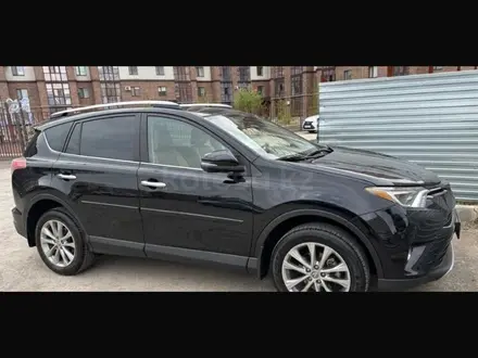 Toyota RAV4 2016 года за 7 800 000 тг. в Актобе