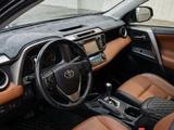 Toyota RAV4 2016 года за 7 800 000 тг. в Актобе – фото 3