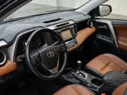 Toyota RAV4 2016 года за 7 800 000 тг. в Актобе – фото 3