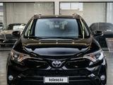 Toyota RAV4 2016 года за 7 800 000 тг. в Актобе – фото 4
