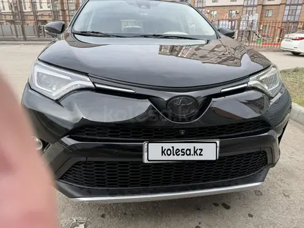 Toyota RAV4 2016 года за 7 800 000 тг. в Актобе – фото 5