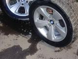 Диски с резиной DUNLOP 235/55R17 зимние от BMW за 160 000 тг. в Алматы