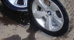 Диски с резиной DUNLOP 235/55R17 зимние от BMW за 200 000 тг. в Алматы