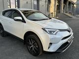 Toyota RAV4 2018 года за 13 500 000 тг. в Шымкент – фото 3