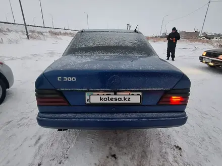 Mercedes-Benz E 260 1988 года за 1 600 000 тг. в Караганда – фото 3