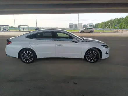 Hyundai Sonata 2023 года за 15 600 000 тг. в Алматы – фото 4