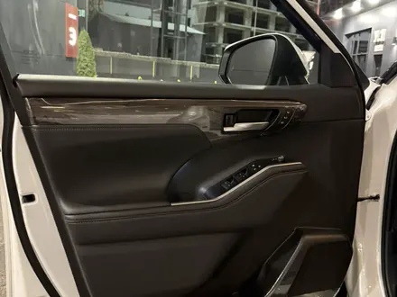 Toyota Highlander 2024 года за 31 500 000 тг. в Алматы – фото 17