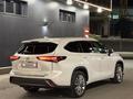 Toyota Highlander 2024 года за 31 500 000 тг. в Алматы – фото 3