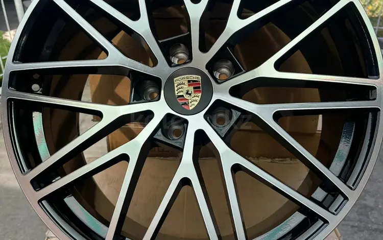 Диски Porsche Cayenne R21 5x130 Разноразмерные за 880 000 тг. в Алматы