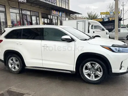 Toyota Highlander 2018 года за 18 300 000 тг. в Шымкент – фото 2