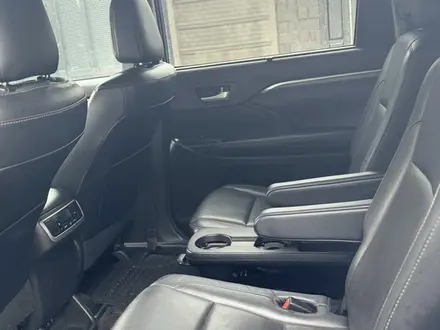 Toyota Highlander 2018 года за 18 300 000 тг. в Шымкент – фото 10