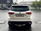 Toyota Highlander 2018 годаүшін18 300 000 тг. в Шымкент – фото 3