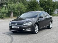 Volkswagen Passat 2014 года за 8 000 000 тг. в Алматы