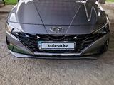 Hyundai Elantra 2022 года за 13 000 000 тг. в Шымкент – фото 3