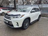 Toyota Highlander 2018 года за 20 000 000 тг. в Алматы