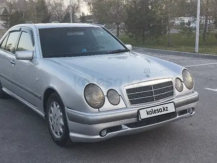 Mercedes-Benz E 280 1997 года за 3 220 000 тг. в Талдыкорган – фото 3