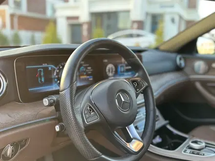 Mercedes-Benz E 400 2018 года за 27 500 000 тг. в Астана – фото 21