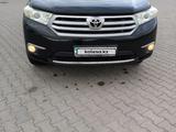 Toyota Highlander 2012 годаүшін12 500 000 тг. в Урджар