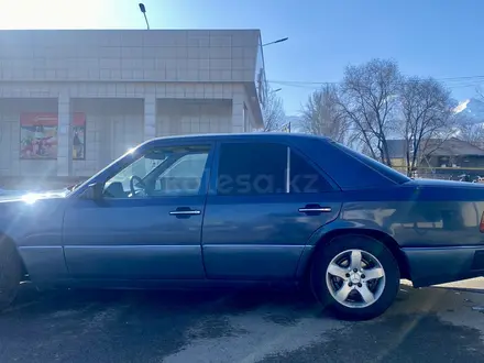 Mercedes-Benz E 300 1992 года за 1 800 000 тг. в Алматы – фото 4