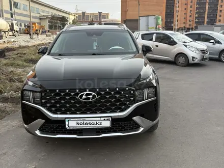 Hyundai Santa Fe 2021 года за 14 500 000 тг. в Петропавловск – фото 3
