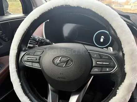 Hyundai Santa Fe 2021 года за 14 500 000 тг. в Петропавловск – фото 8