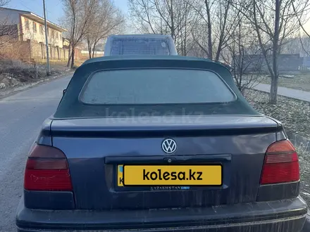 Volkswagen Golf 1994 года за 1 250 000 тг. в Алматы – фото 2