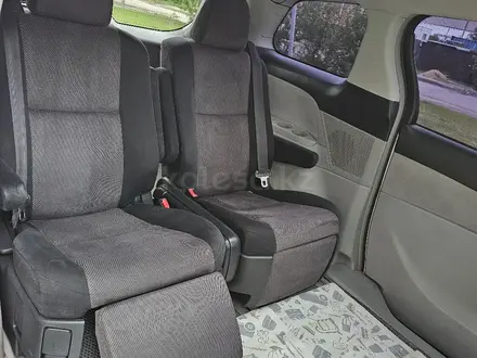 Toyota Estima 2008 года за 6 000 000 тг. в Астана – фото 27