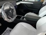Tesla Model Y 2023 года за 25 000 000 тг. в Астана – фото 4