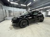 Tesla Model Y 2023 года за 25 000 000 тг. в Астана – фото 2