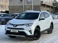 Toyota RAV4 2018 года за 12 480 000 тг. в Актобе – фото 3