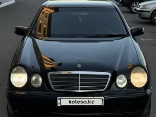 Mercedes-Benz E 320