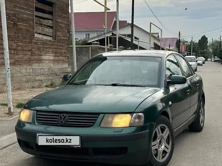 Volkswagen Passat 1999 года за 2 500 000 тг. в Алматы – фото 2
